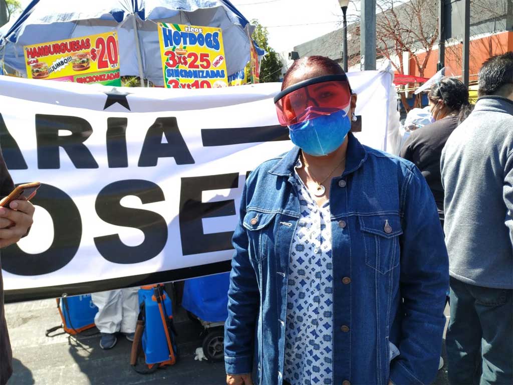 María Rosete sanitiza con vecinos y locatarios las calles de Tepito