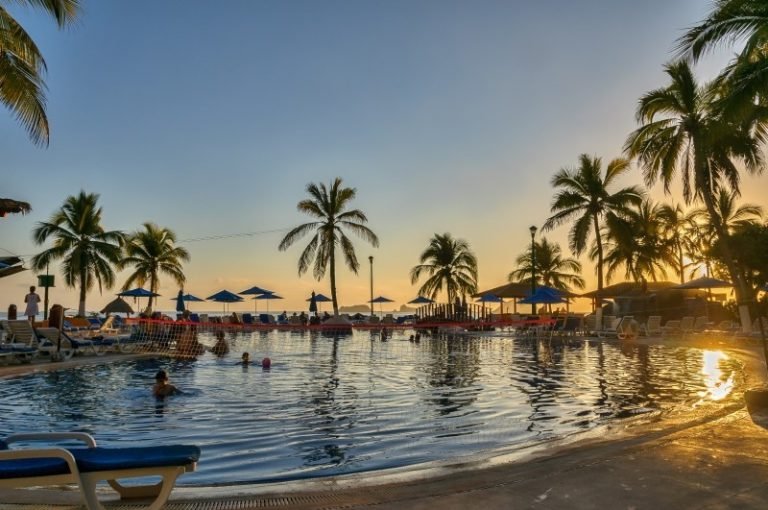 Afirma SECTUR que vacunación en zonas turísticas impulsará recuperación