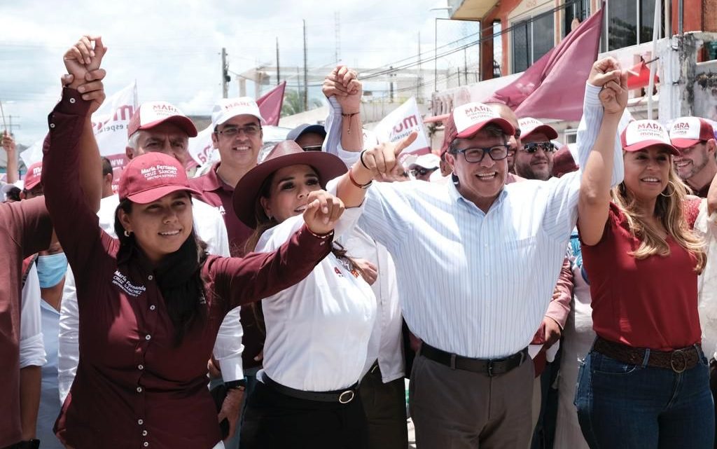 Reciben con gritos de ¡Presidente! a Monreal en Quintana Roo