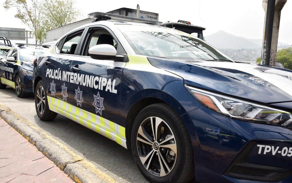 Policía de Tlalnepantla detiene a tres menores por robo de auto con violencia