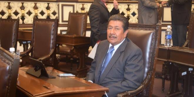 Evidencian millonario fraude del alcalde de Tlacotepec de Benito Juárez, Pedro Flores Valerio