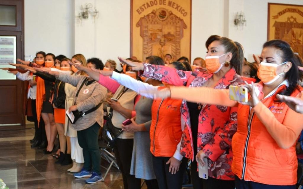 Rinden protesta nuevas embajadoras de la  Red Naranja de Tlalnepantla