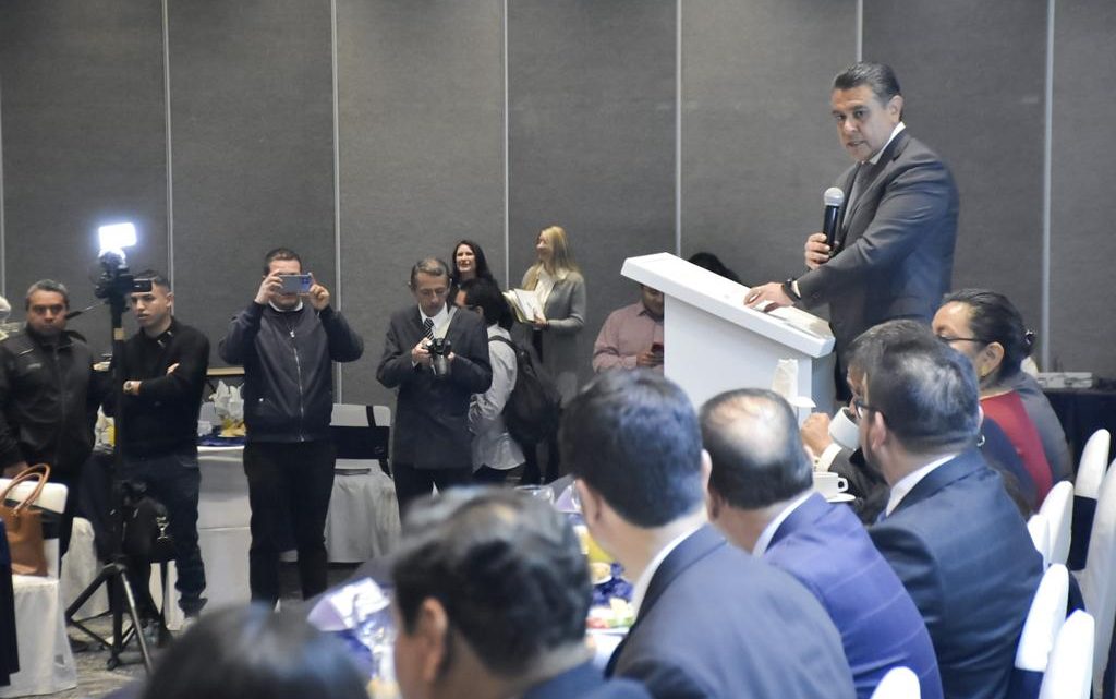 Pide alcalde de Tlalnepantla a empresarios fortalecer sus inversiones en municipios del Valle de México