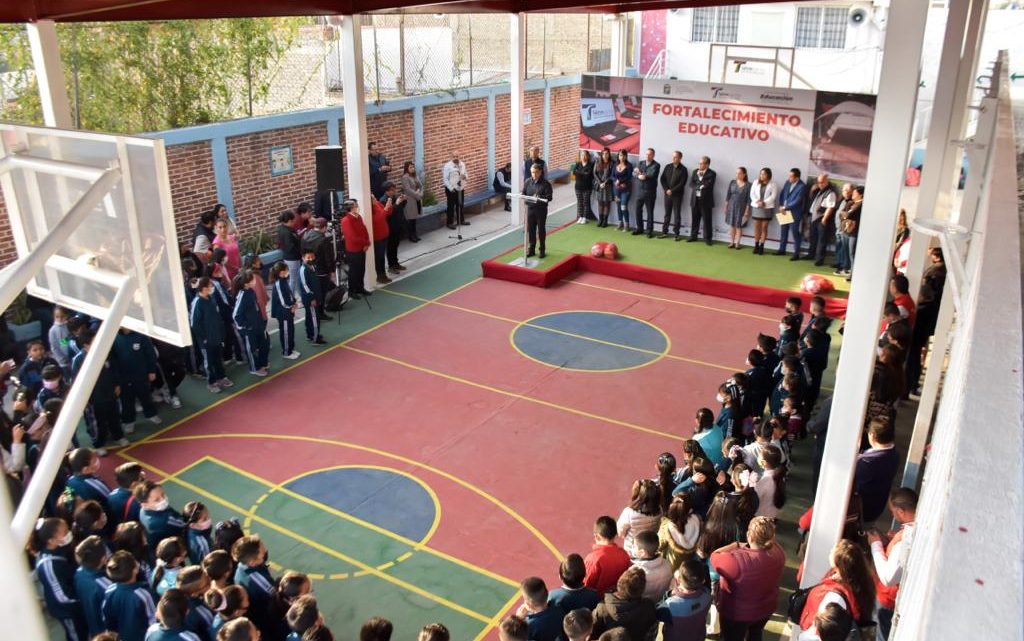 Busca Tony Rodríguez fortalecer y dignificar la educación en Tlalnepantla