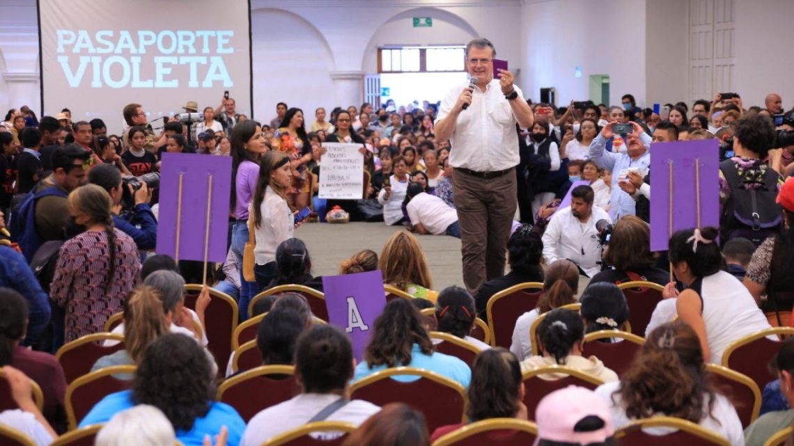 Marcelo Ebrard presenta en Toluca, Edomex, las Casas Violeta contra la violencia de género