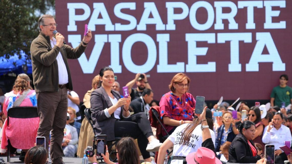 Presenta Marcelo Ebrard “Pasaporte Violeta” para apoyar a las mujeres jefas de familia