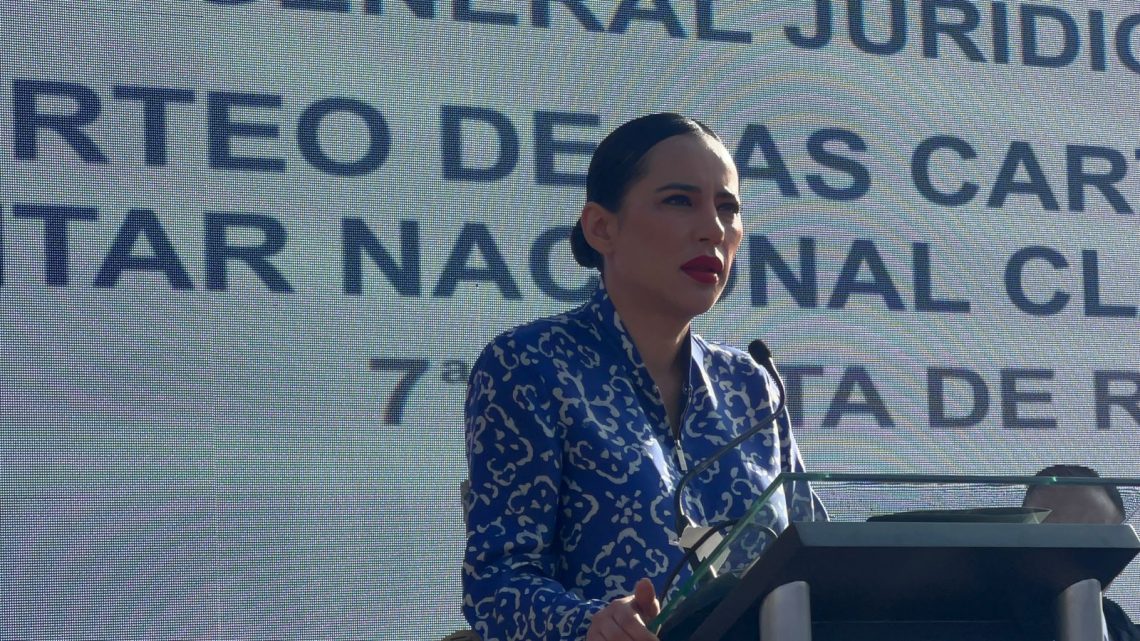 Llama Sandra Cuevas a jóvenes a trabajar con disciplina al acudir al Sorteo de las Cartillas de Servicio Militar 2024