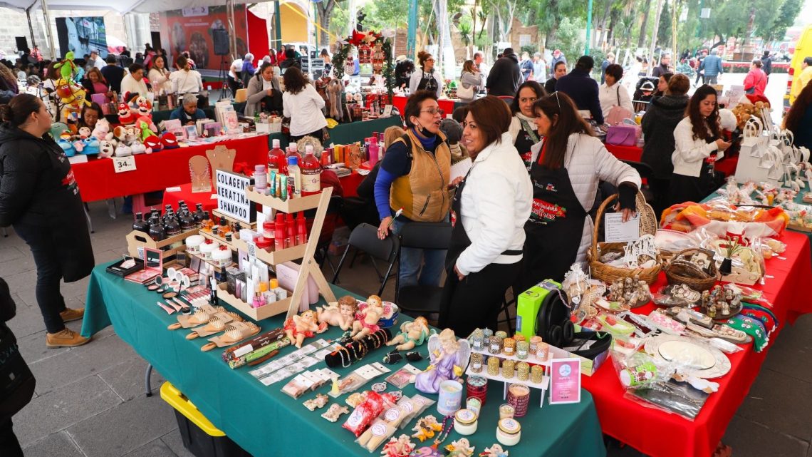 DIF Tlalnepantla realiza Bazar Navideño en apoyo a las mujeres emprendedoras