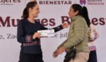 La Pensión Mujeres Bienestar no es una dádiva, es un derecho de las mexicanas: Presidenta en entrega de tarjetas en Río Grande, Zacatecas