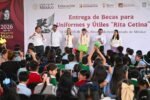 Inicia entrega de tarjetas de la Beca para Uniformes y Útiles “Rita Cetina”; beneficiará a 9 millones de estudiantes de primaria