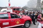 Atienden cuerpos de emergencia capitalinos deflagración en la Plancha del Zócalo
