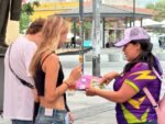 Voluntarios de la Cuauhtémoc llevan información turística y servicios de la alcaldía a espacios públicos con programa «Pasaporte Cuauhtémoc»
