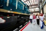 Claudia Sheinbaum anuncia llegada de las primeras 12 locomotoras del Tren Maya de carga; se inaugura en 2027