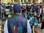 Ante quejas vecinales, Cuauhtémoc retira scooters eléctricos que obstruían el espacio público