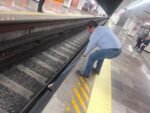 Llama el Metro CDMX al usuario a evitar la caída de paraguas a las vías