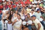 Recibe Esthela Damián el apoyo de la «Chaviza» de Acapulco en el concierto «ponte de stelado de la música»