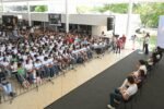 Gracias a las Becas para el Bienestar cerca de 400 mil jóvenes estudiarán preparatoria: presidenta entrega beca Benito Juárez en Colima